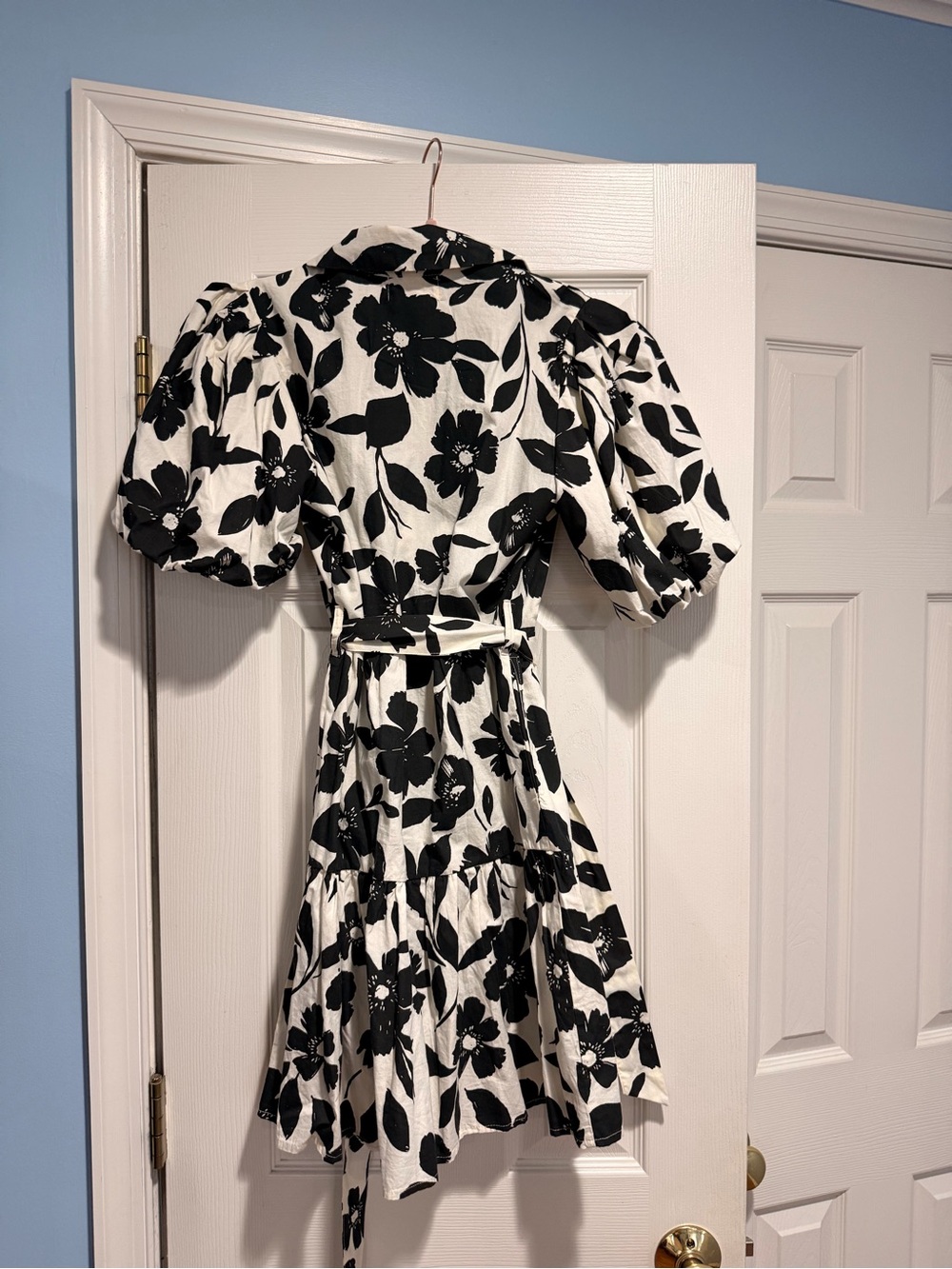 Jessica Simpson Black & White Floral Puff-Sleeve Mini Dress - Picture 5 of 7